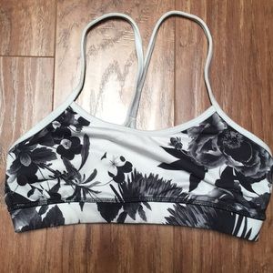 Sports bra size 6 GUC